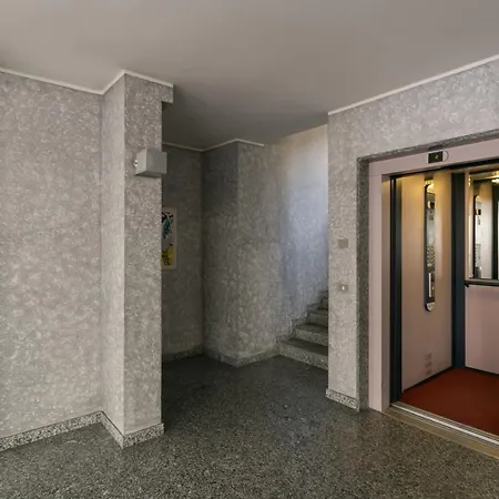Appartamento Bono Cairoli 27 - Turro, Luminosa Mansarda Open Space X2! Milano